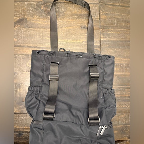 Beyond Yoga Convertible Gym Bag - Black‎ - Picture 9 of 11